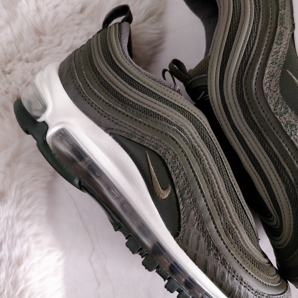 🔥𝐒𝐎𝐋𝐃 𝐎𝐔𝐓🔥 - Picture 4 of 8